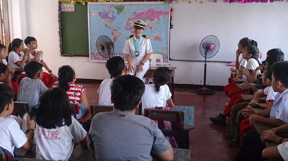 CO Labarda answering student questions