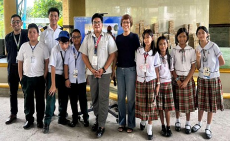 Group photo with speakers and students